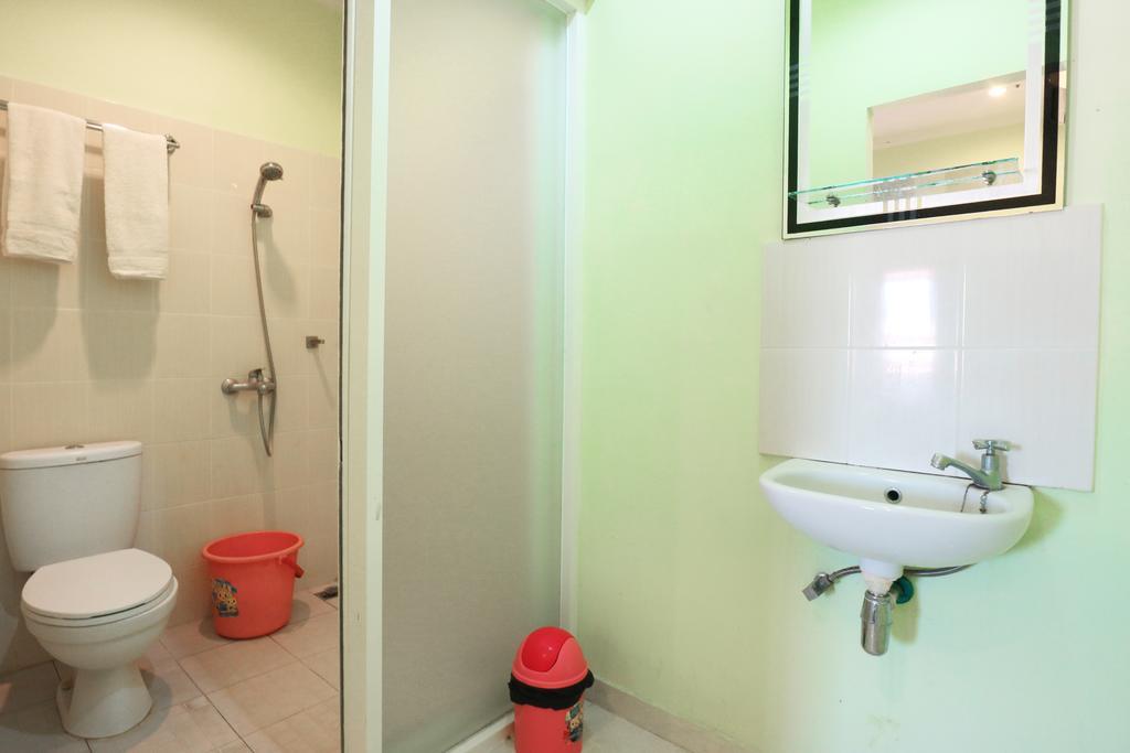 Hotel Keluarga Djagalan Raya Sorabaya Extérieur photo