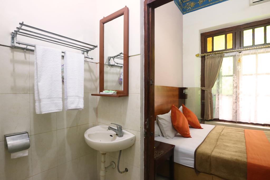 Hotel Keluarga Djagalan Raya Sorabaya Extérieur photo