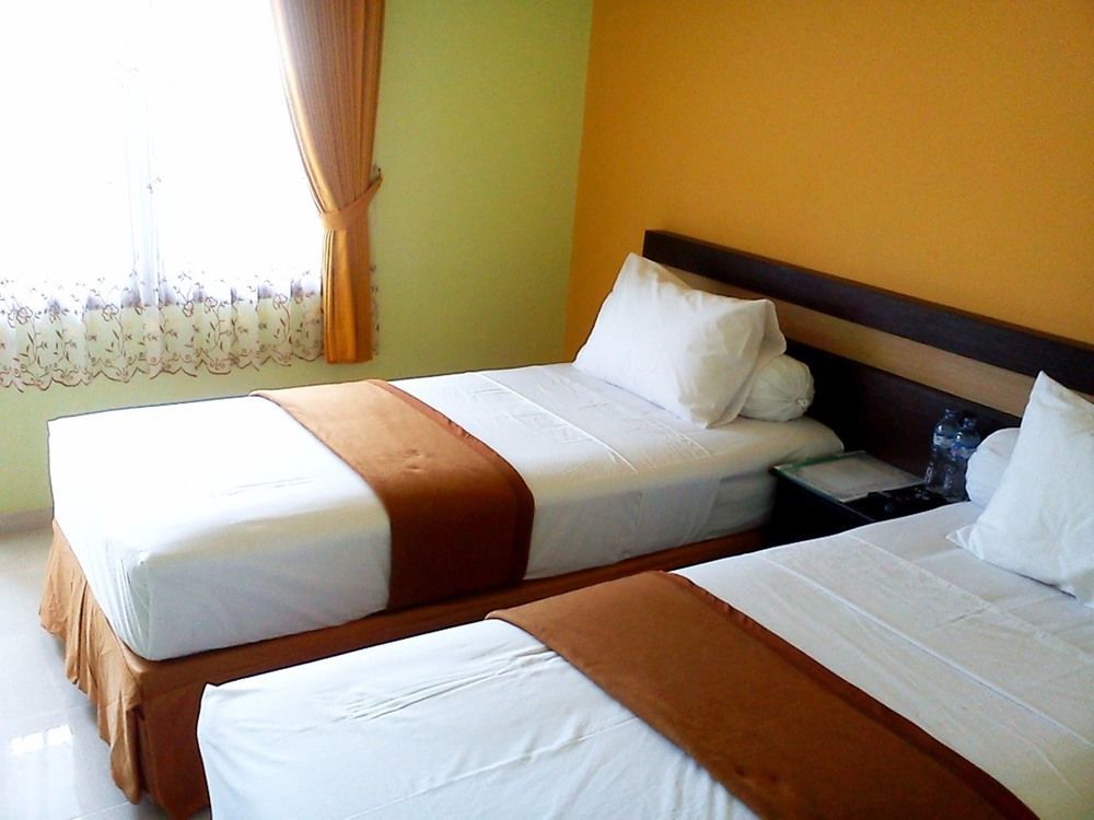 Hotel Keluarga Djagalan Raya Sorabaya Extérieur photo