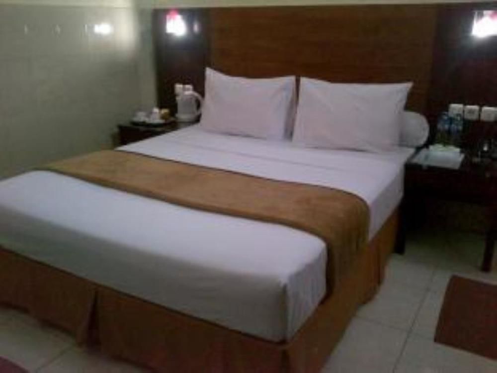 Hotel Keluarga Djagalan Raya Sorabaya Extérieur photo