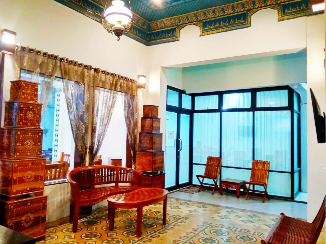 Hotel Keluarga Djagalan Raya Sorabaya Extérieur photo